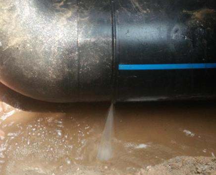 离石楼顶渗水维修公司为大家分享下离石卫生间漏水维修修补技术!